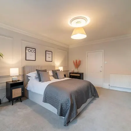 Westcourt By Rmg * Harrogate