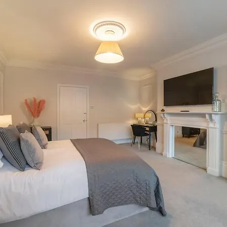 Apartment Westcourt By Rmg *